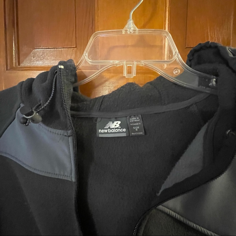 New Balance Women’s Grey Zip-Up Fleece - Picture 6 of 6